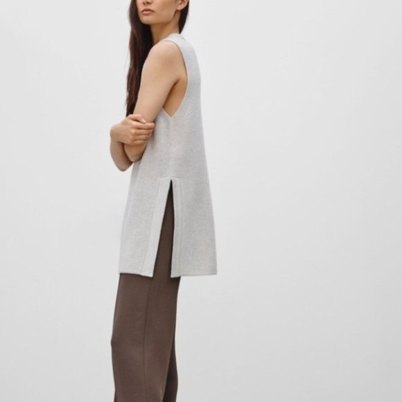 Palmier Sweater Vest (Oatmeal/Grey) - Picture 2 of 5